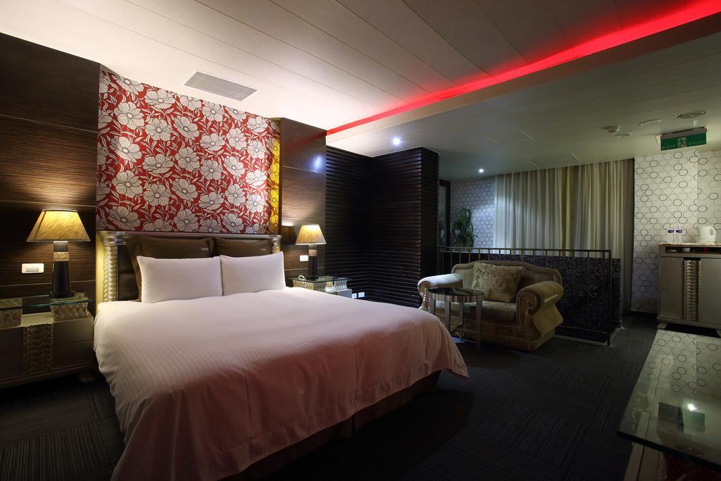 Crystal Business Motel Хсинчу Сити Екстериор снимка