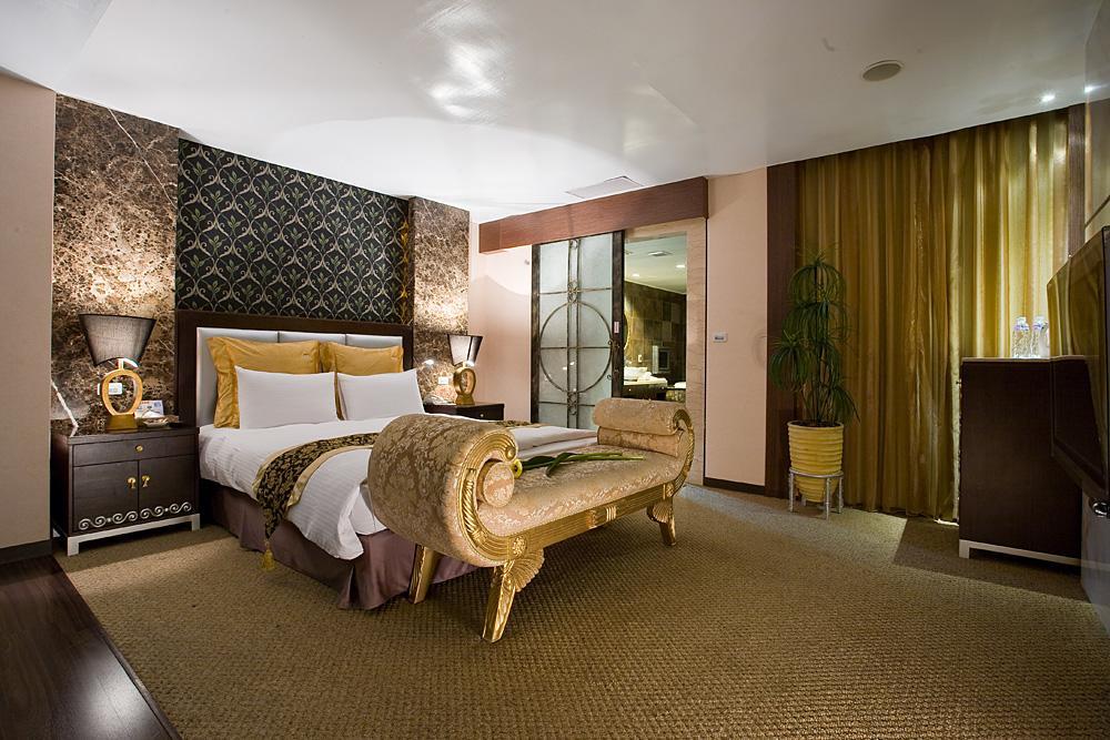 Crystal Business Motel Хсинчу Сити Екстериор снимка