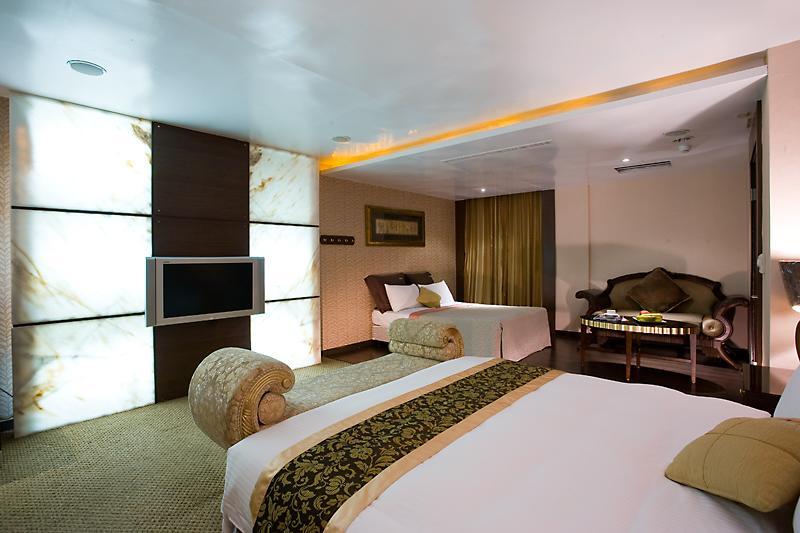 Crystal Business Motel Хсинчу Сити Екстериор снимка