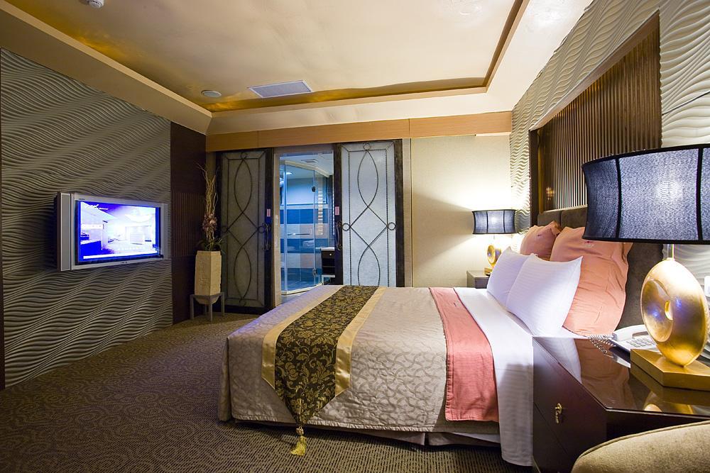 Crystal Business Motel Хсинчу Сити Екстериор снимка