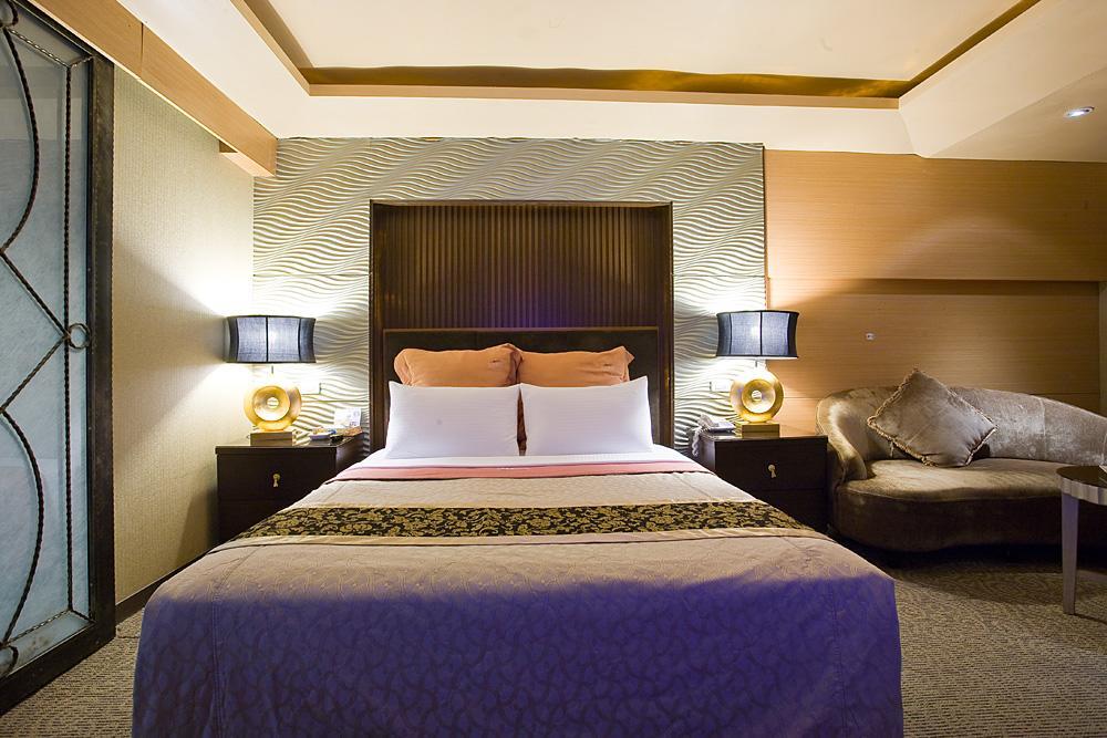 Crystal Business Motel Хсинчу Сити Екстериор снимка