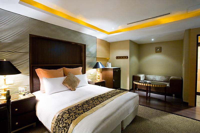 Crystal Business Motel Хсинчу Сити Екстериор снимка