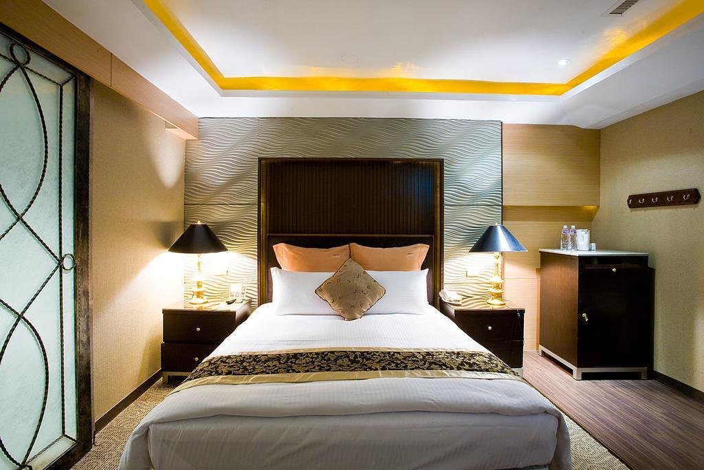 Crystal Business Motel Хсинчу Сити Екстериор снимка
