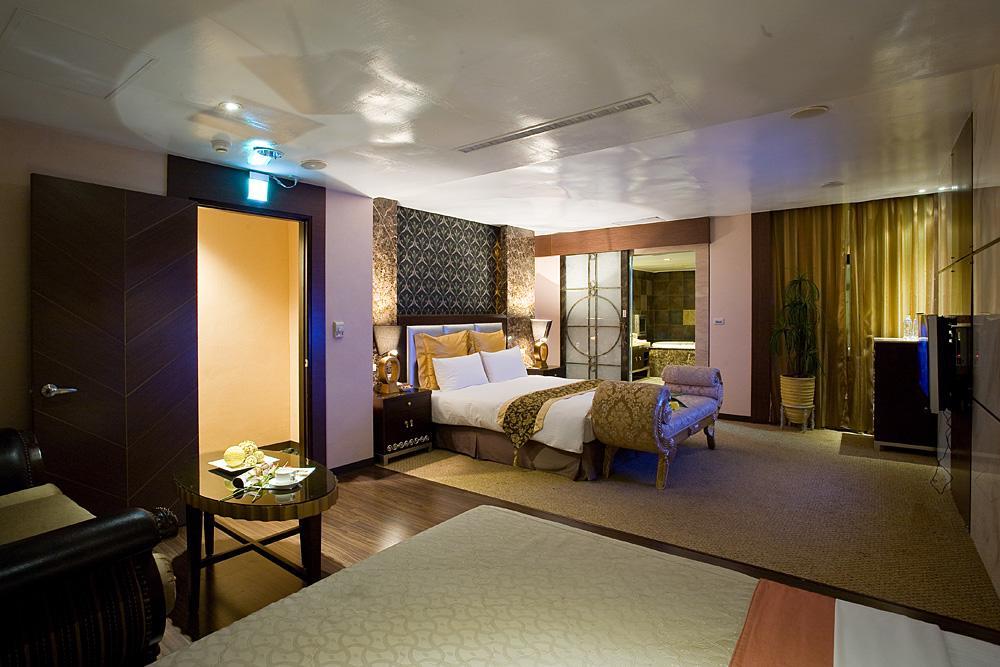 Crystal Business Motel Хсинчу Сити Екстериор снимка