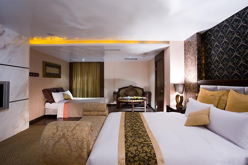 Crystal Business Motel Хсинчу Сити Екстериор снимка