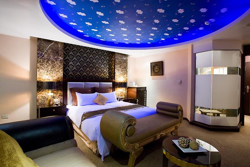 Crystal Business Motel Хсинчу Сити Екстериор снимка