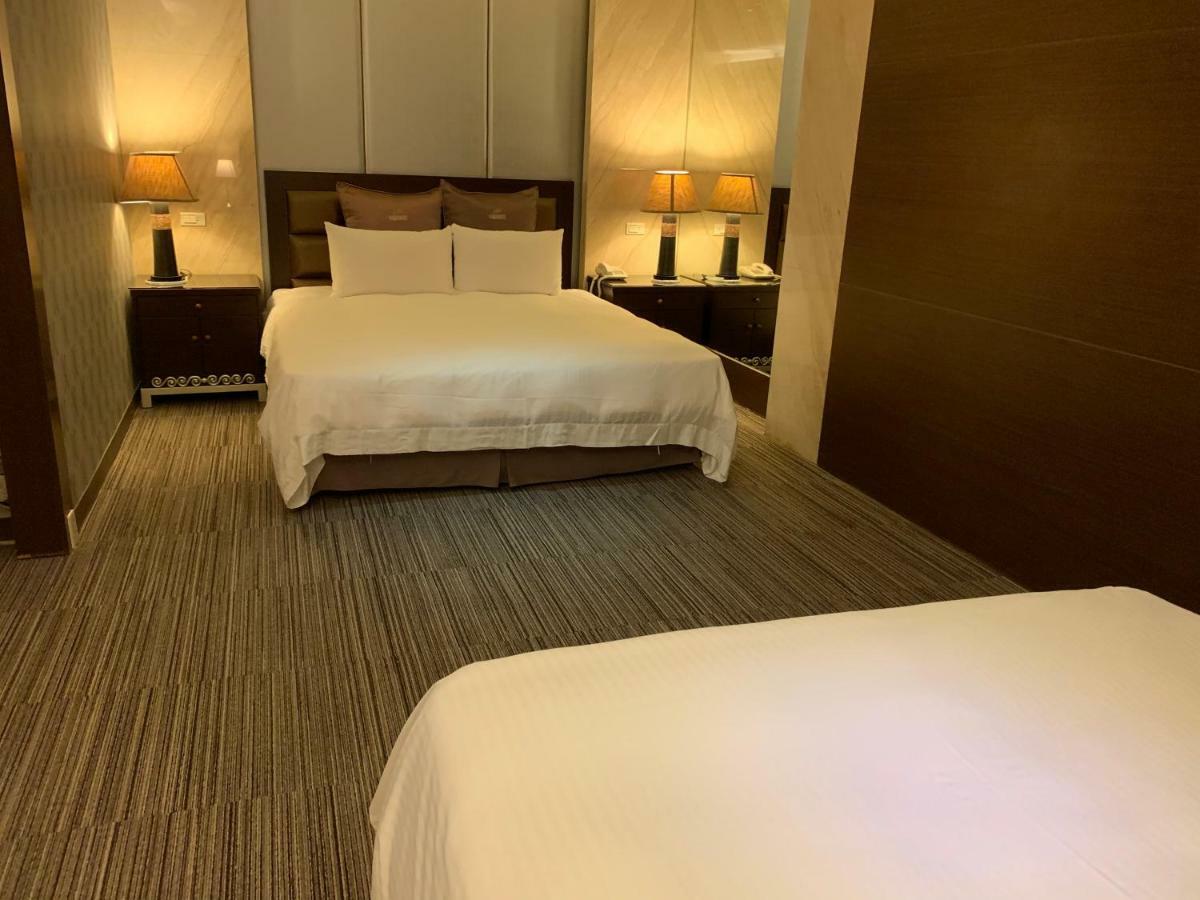 Crystal Business Motel Хсинчу Сити Екстериор снимка