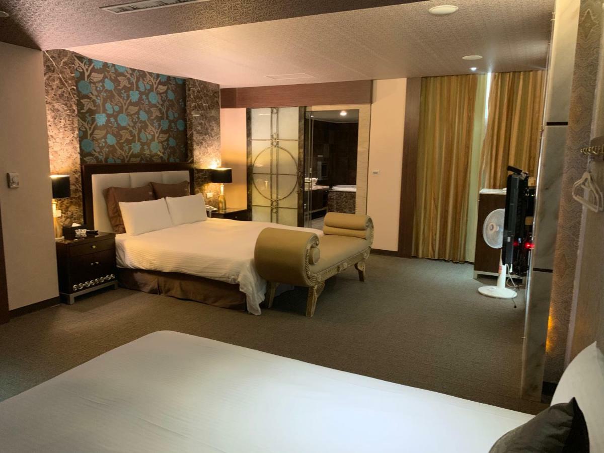 Crystal Business Motel Хсинчу Сити Екстериор снимка