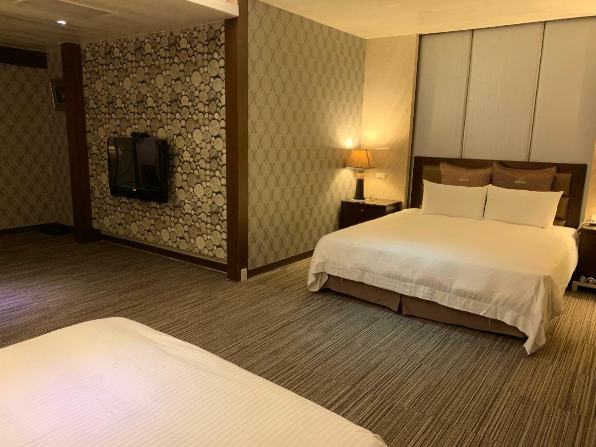 Crystal Business Motel Хсинчу Сити Екстериор снимка