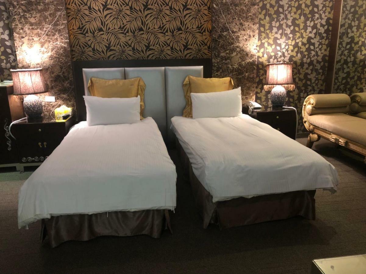 Crystal Business Motel Хсинчу Сити Екстериор снимка