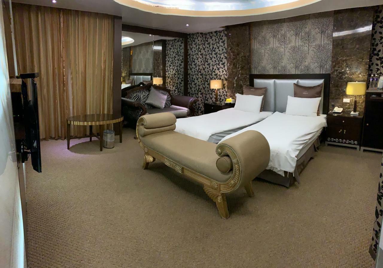 Crystal Business Motel Хсинчу Сити Екстериор снимка
