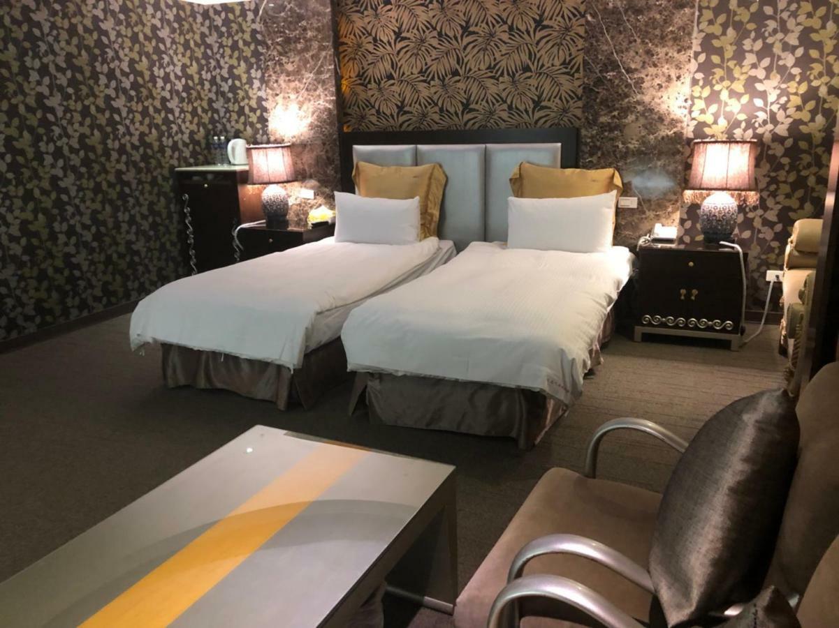 Crystal Business Motel Хсинчу Сити Екстериор снимка