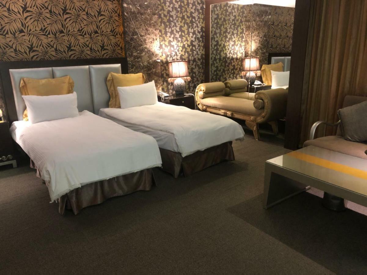 Crystal Business Motel Хсинчу Сити Екстериор снимка
